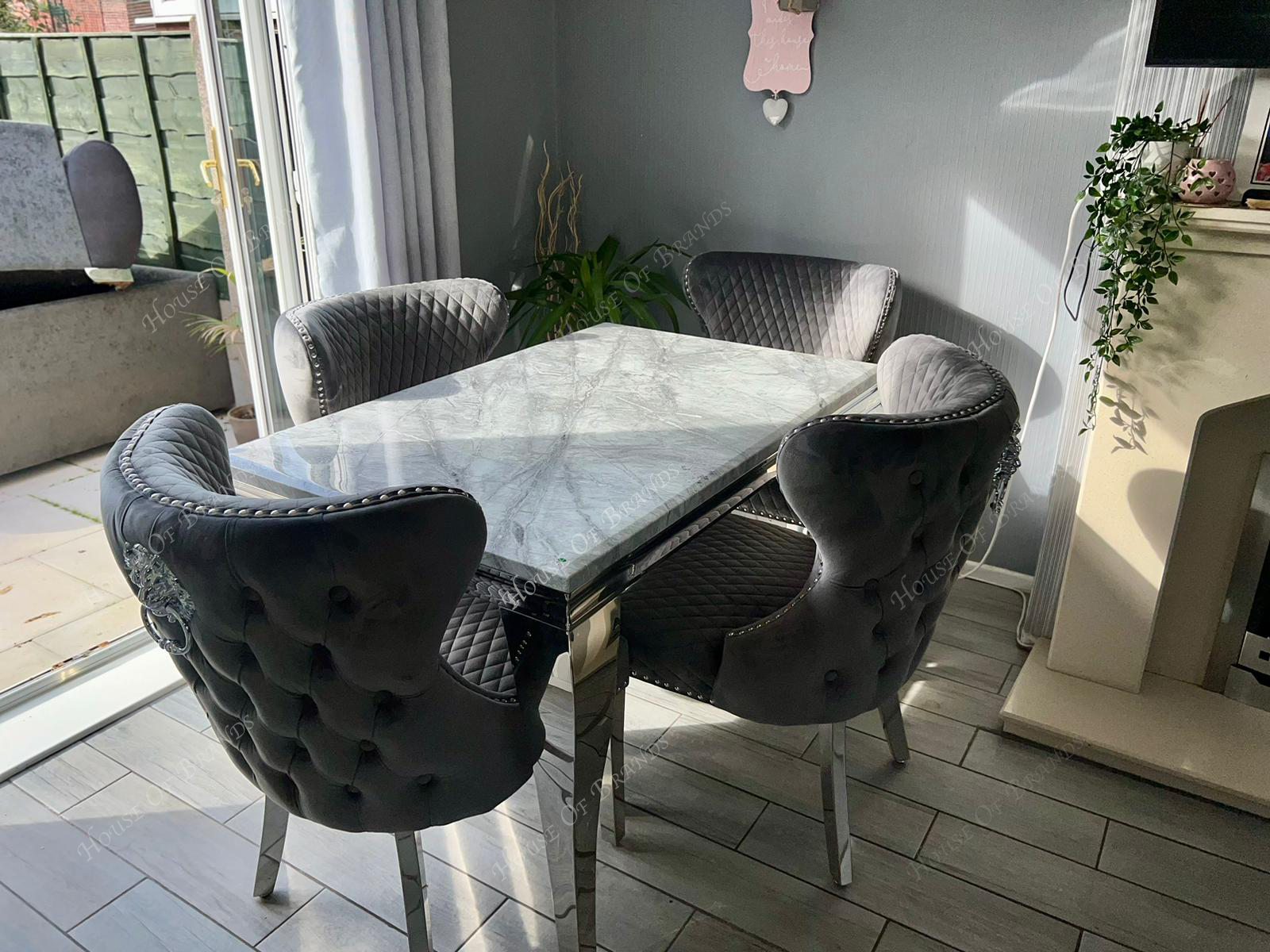 120cm Marble Louis Dining Table with 4 Valentino Knockerback Velvet Chairs