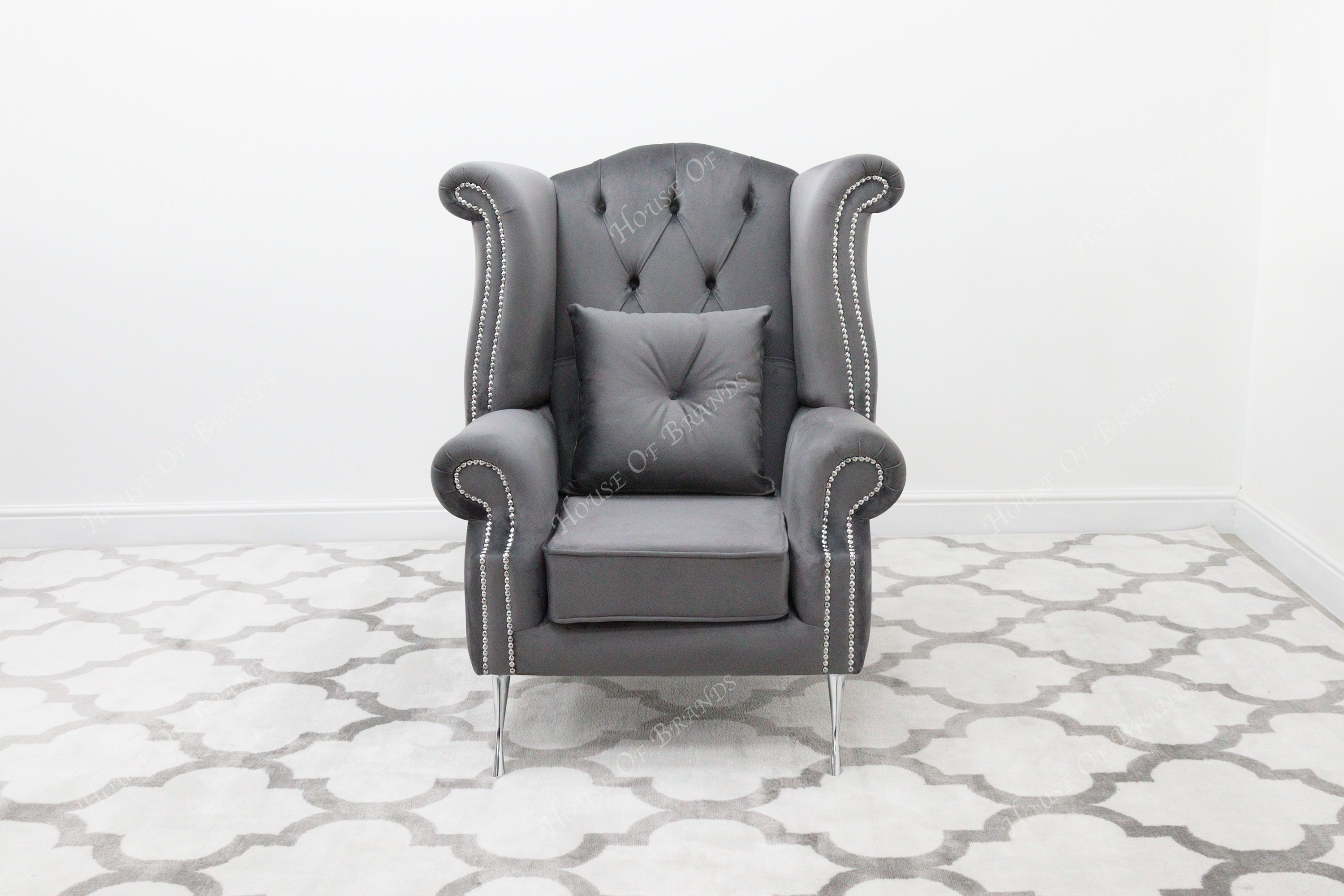 Queen Anne Upholstered Velvet Chair