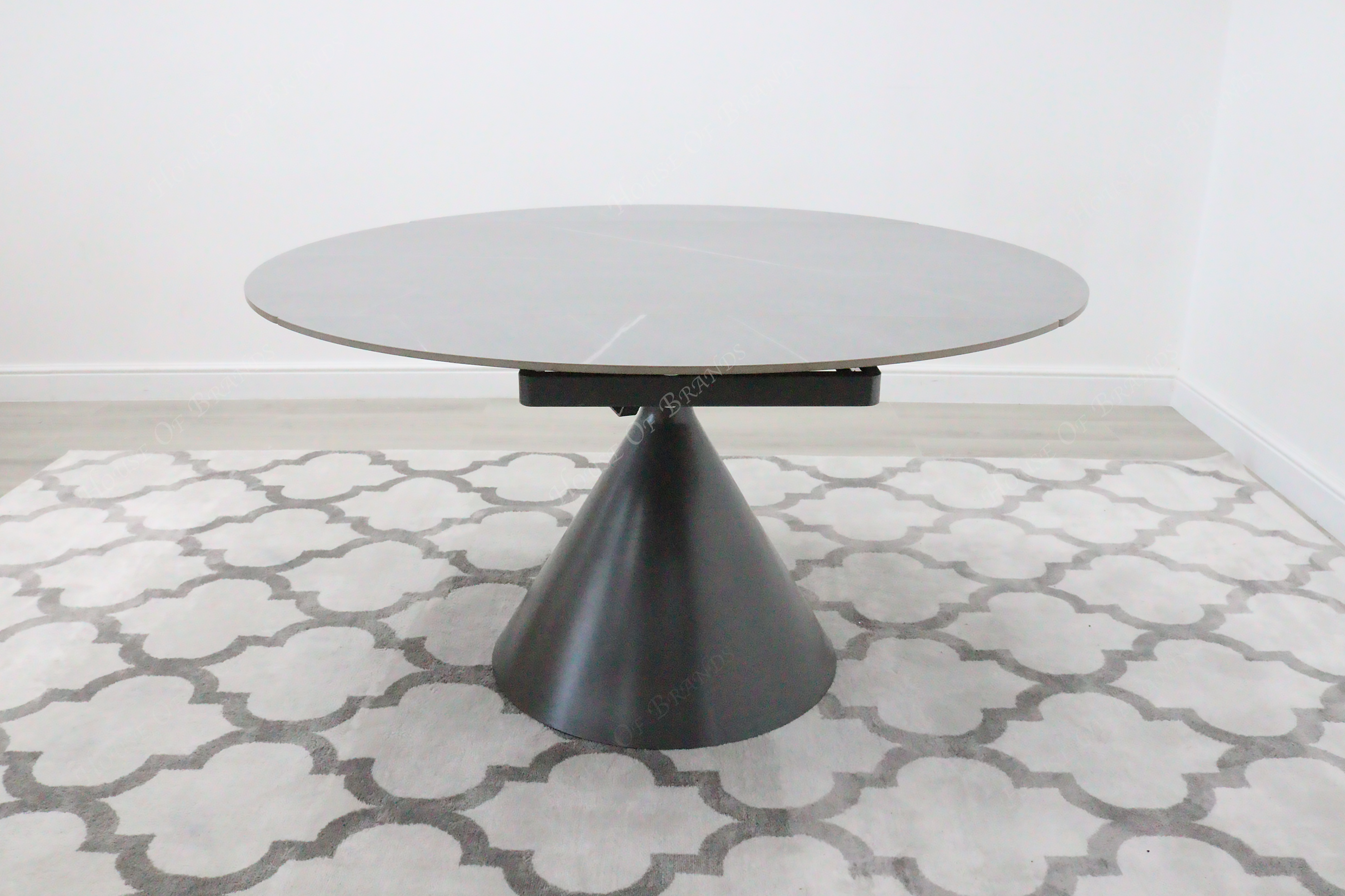 Alonso Round Extendable Ceramic Dining Table