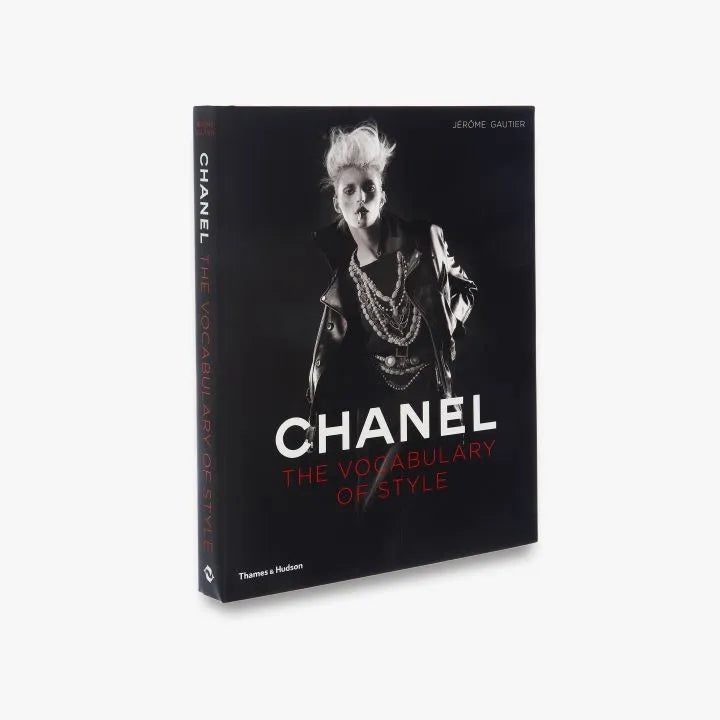 THAMES & HUDSON Chanel The Vocabulary of Style