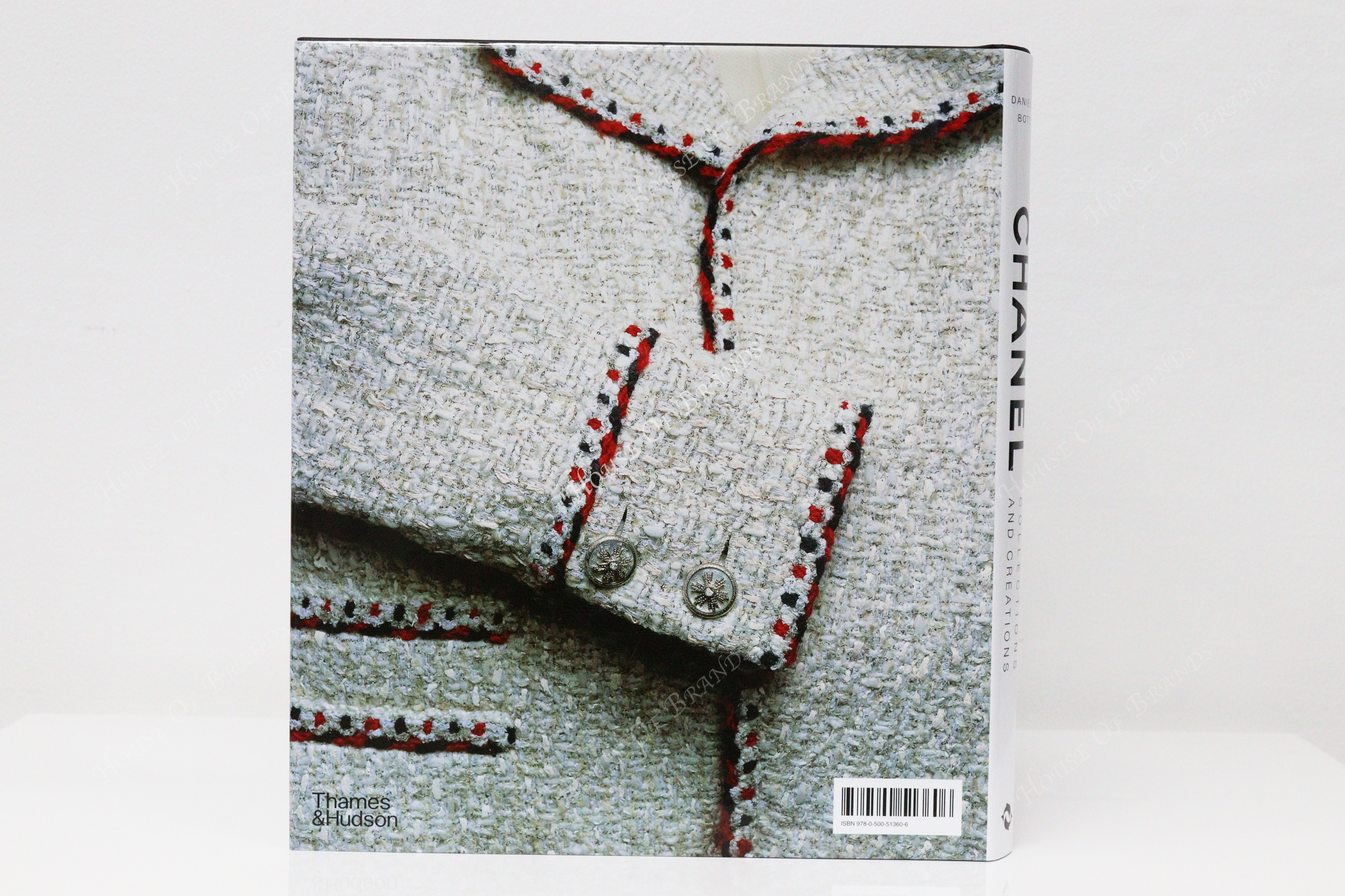 THAMES & HUDSON Chanel Collections Book