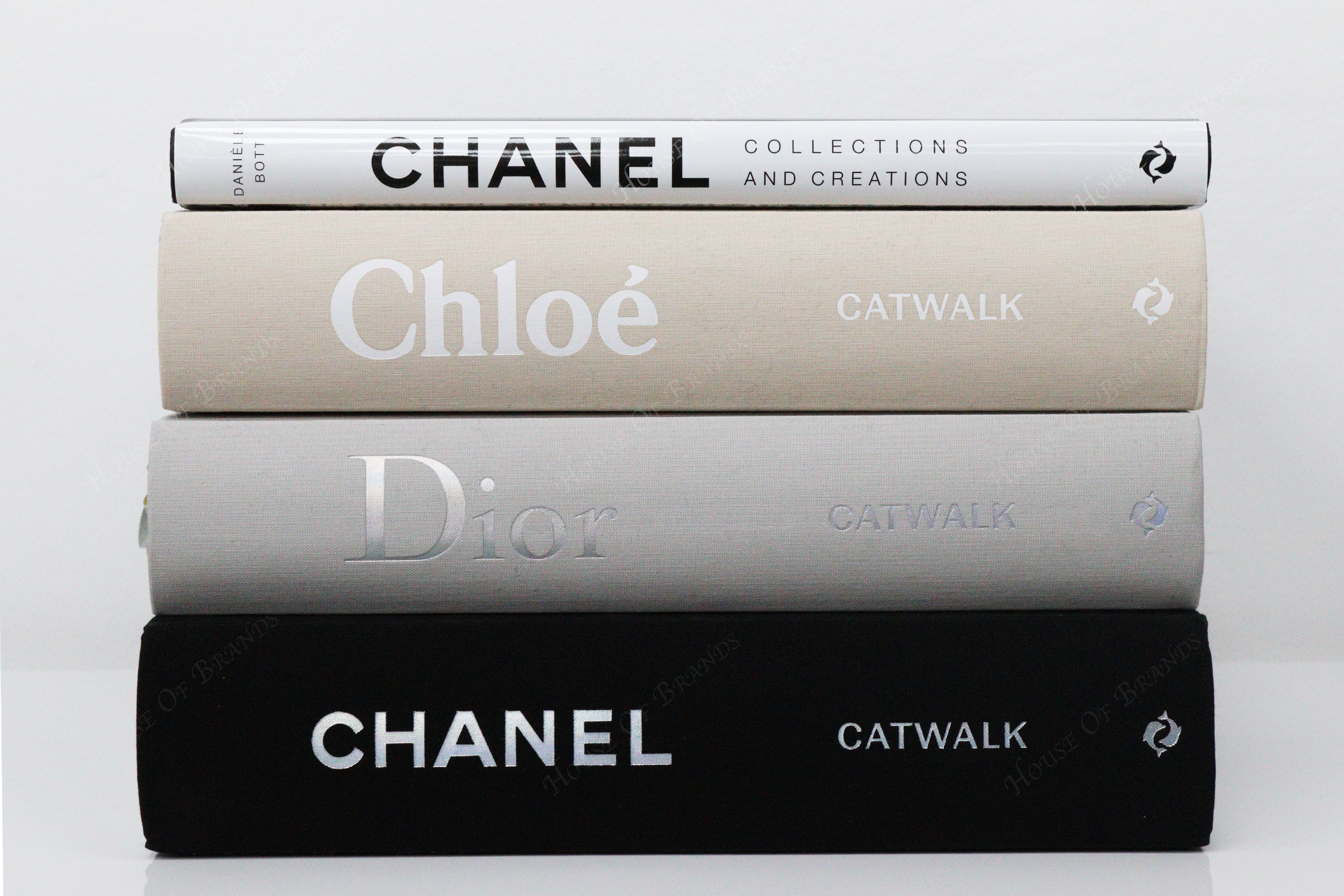 THAMES & HUDSON Chloe Catwalk fashion book