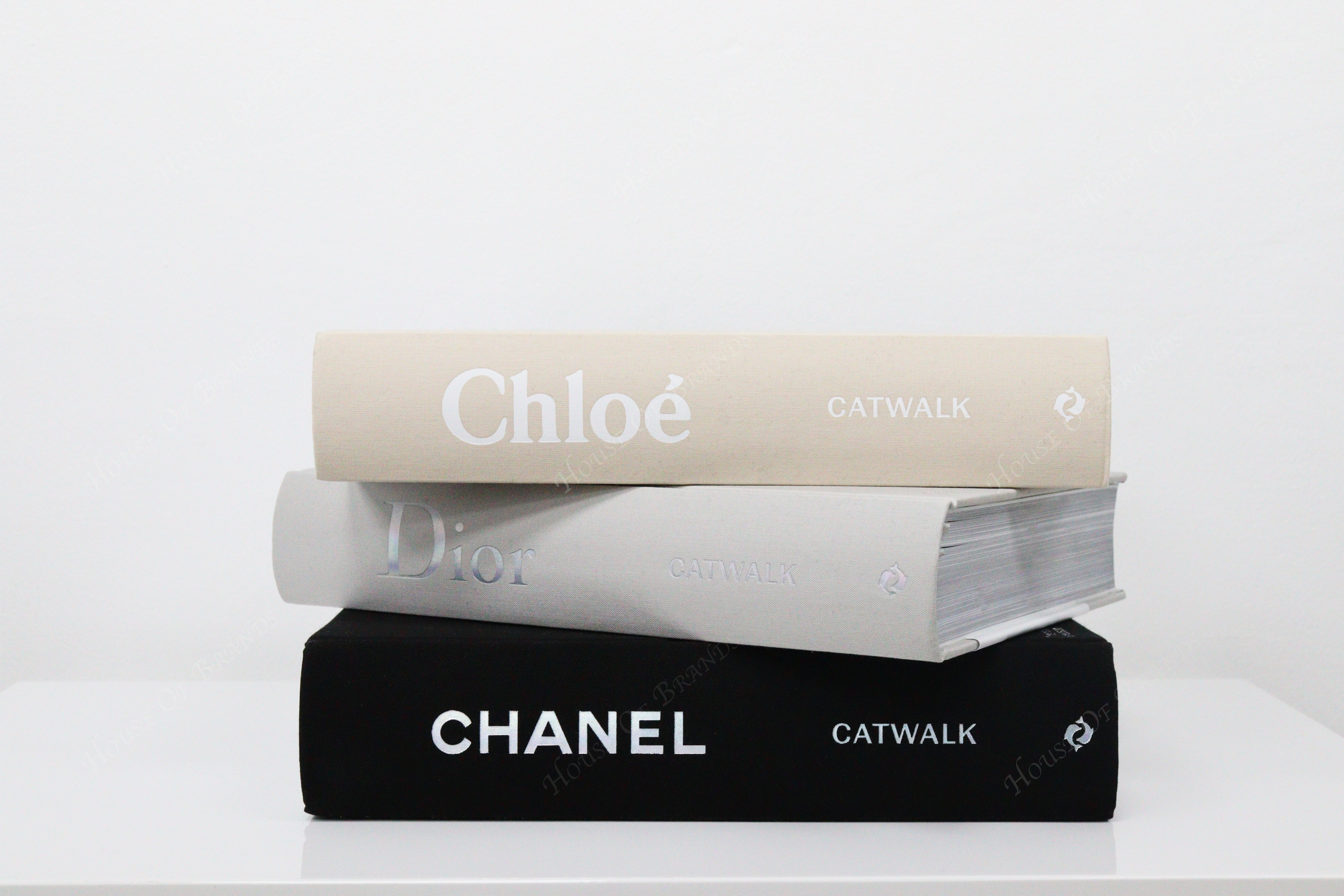 THAMES & HUDSON Chloe Catwalk fashion book