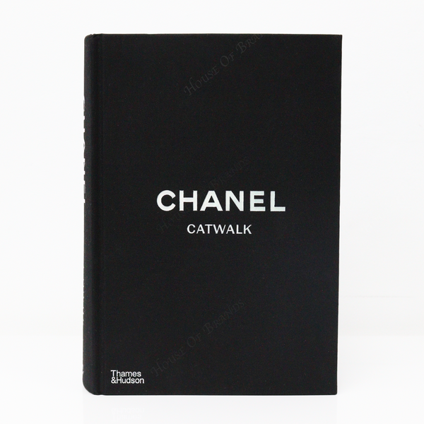 THAMES & HUDSON Chanel Catwalk: The Complete Collections book