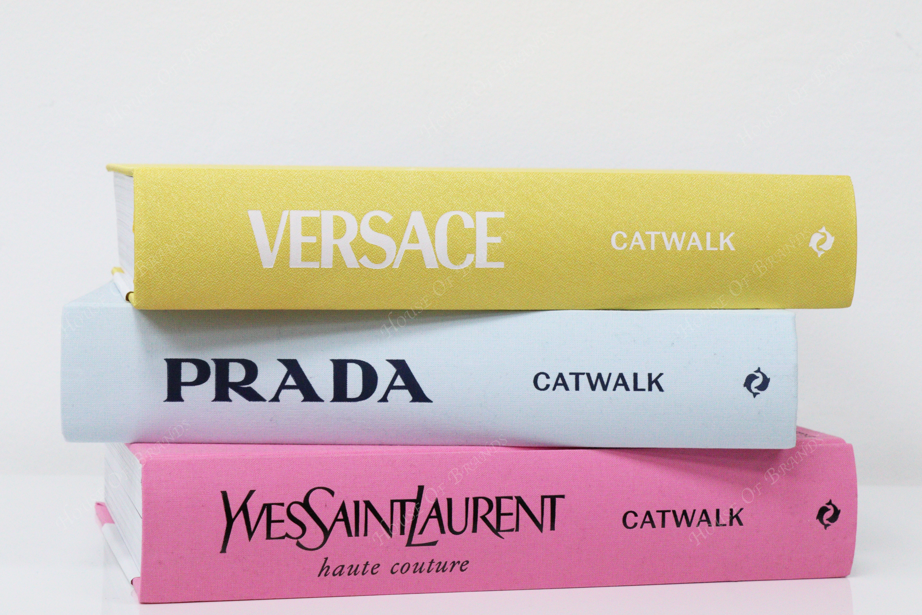 THAMES & HUDSON Yves Saint Laurent Catwalk fashion book